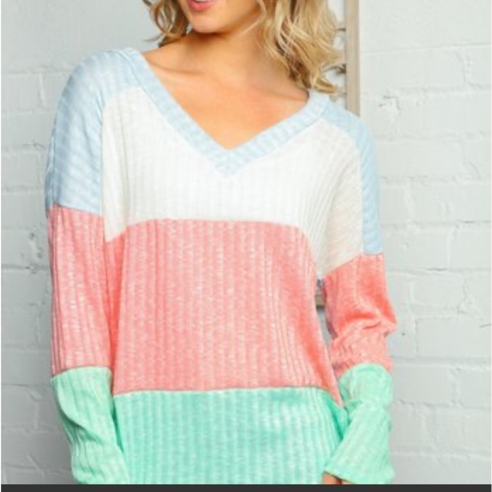 💙💗💚NWOT colorblock VNeck light weight sweater